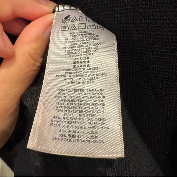 L.L.Bean V-Neck Women's Top 100% Supima Cotton S - Picture 8 of 8